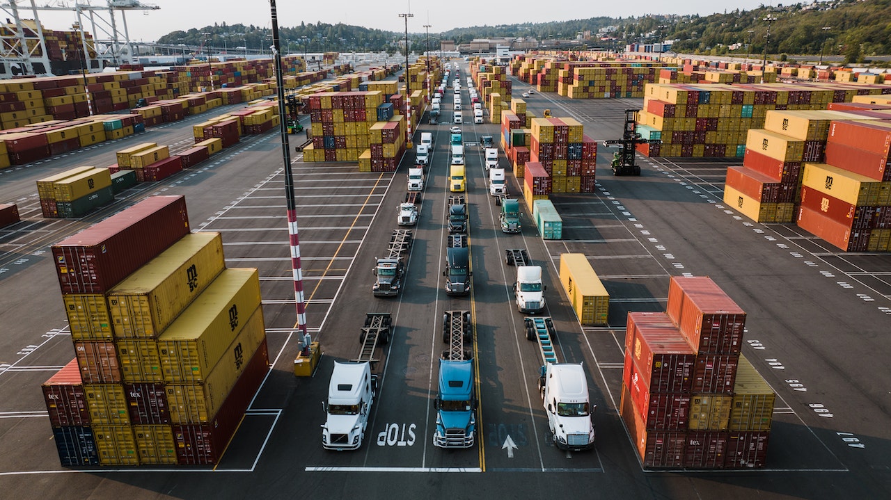 Your 7-Step Guide for Moving a Shipping Container Safely