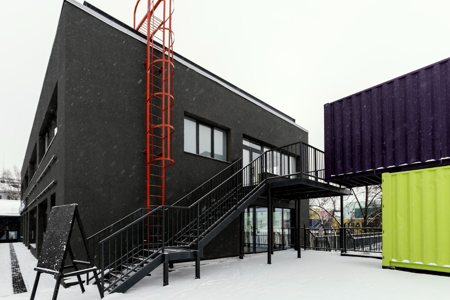 Flexible and Sustainable Storage Solutions with Shipping Containers for Schools and Academic Institutions