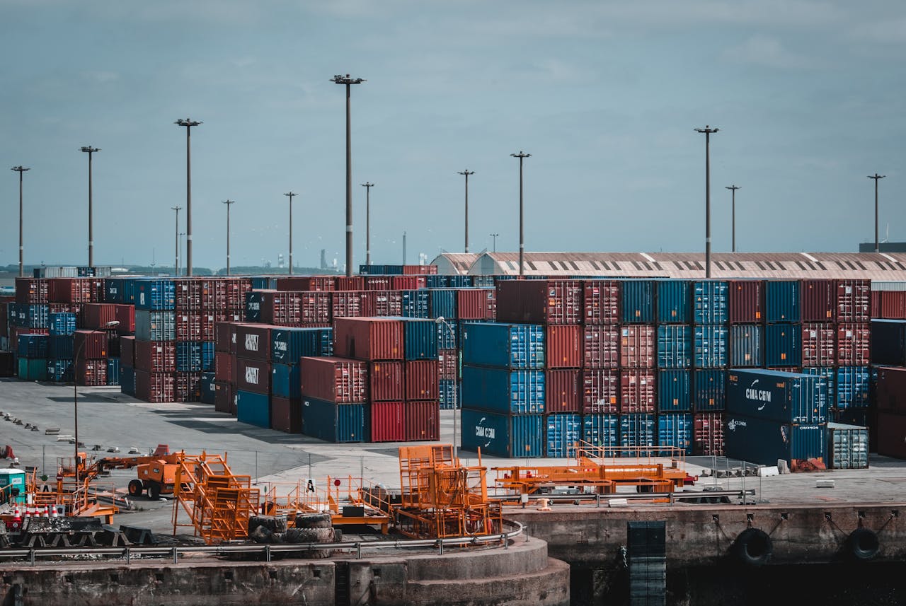 Simplify Your Life with Shipping Container Storage: Innovative Solutions for Property Management Companies