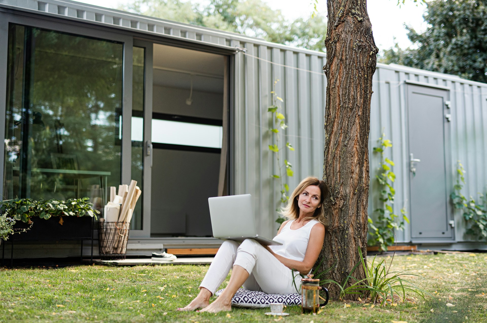 Top Reasons Businesses Choose New Shipping Containers