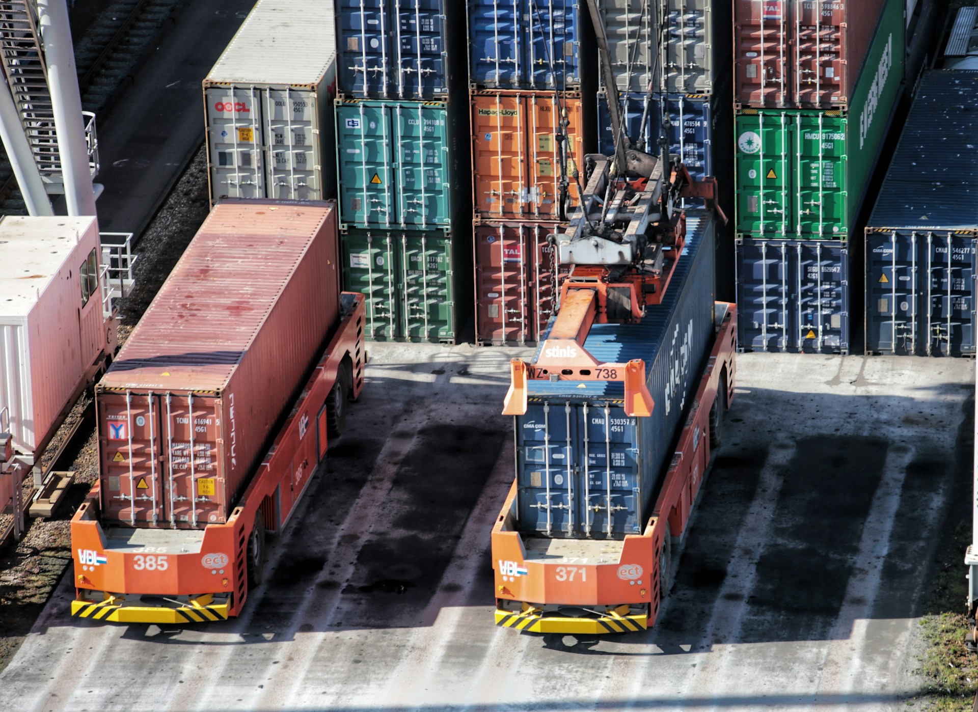Tips for Choosing Container Transport Companies in the UK
