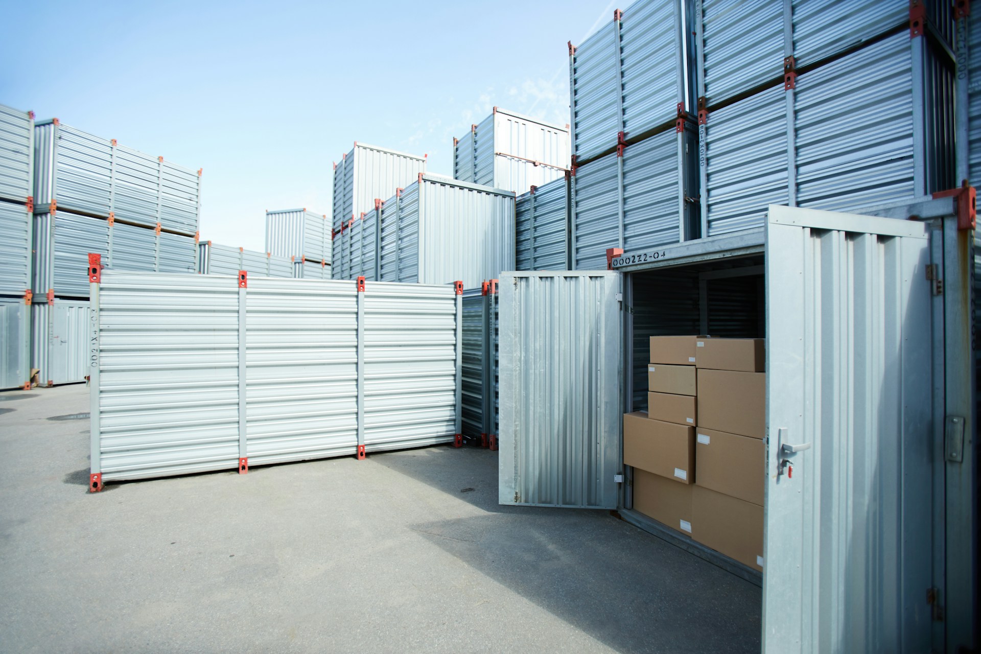 Resolving Schedule Conflicts with Container Transport Service Providers