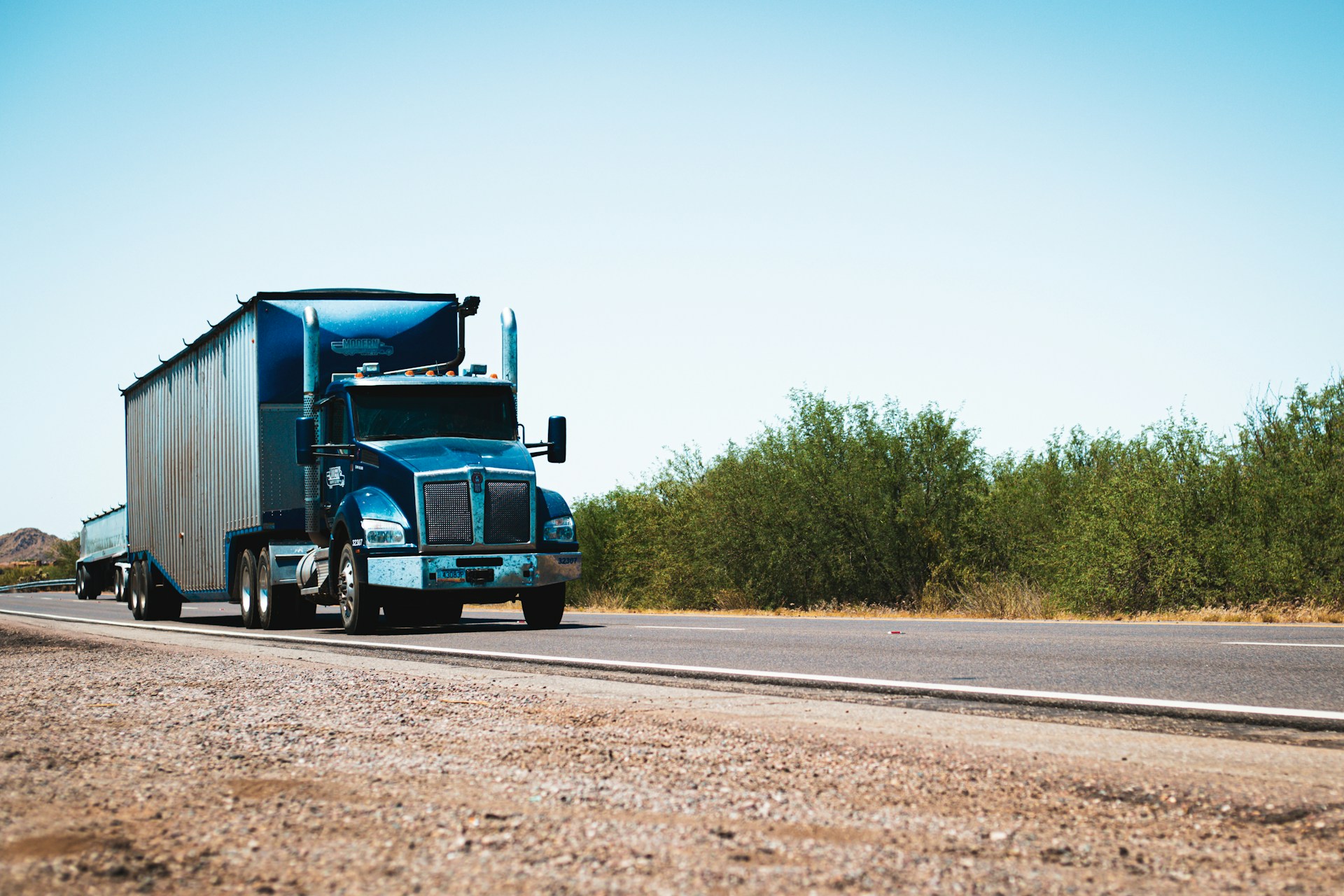 How to Verify the Credentials of Haulage Companies Before Booking
