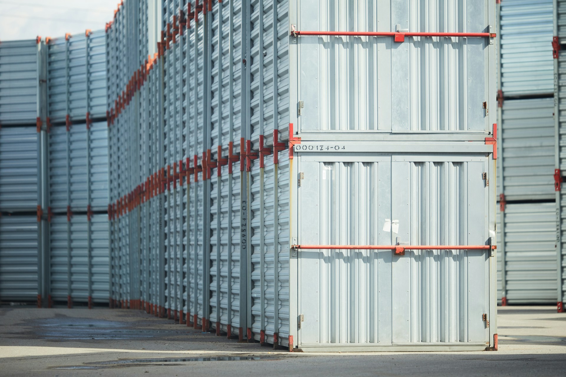 What to Do When Your Shipping Container Is Blocked by Other Equipment
