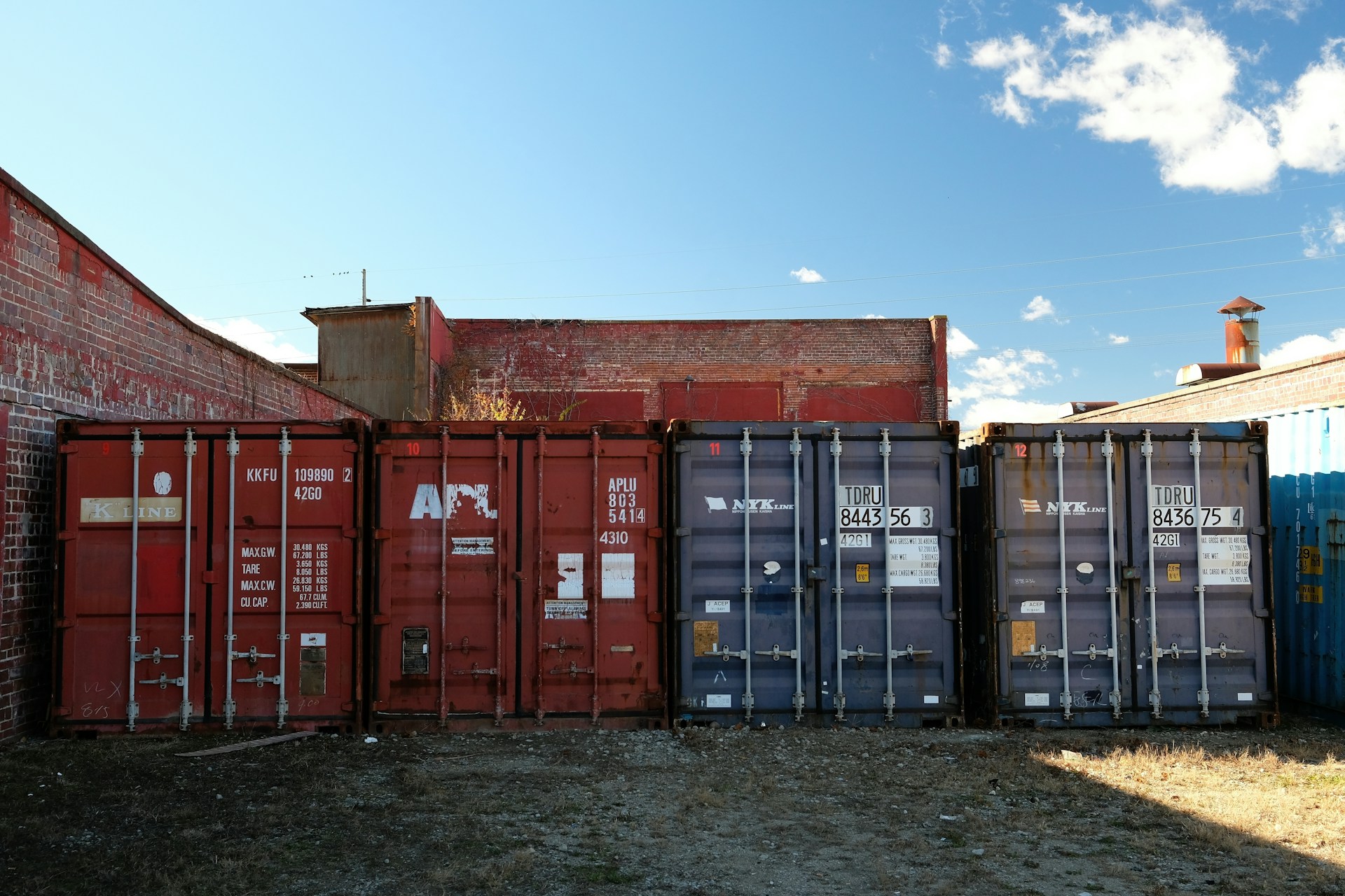 How to Prepare for a Shipping Container Haulage Job at School