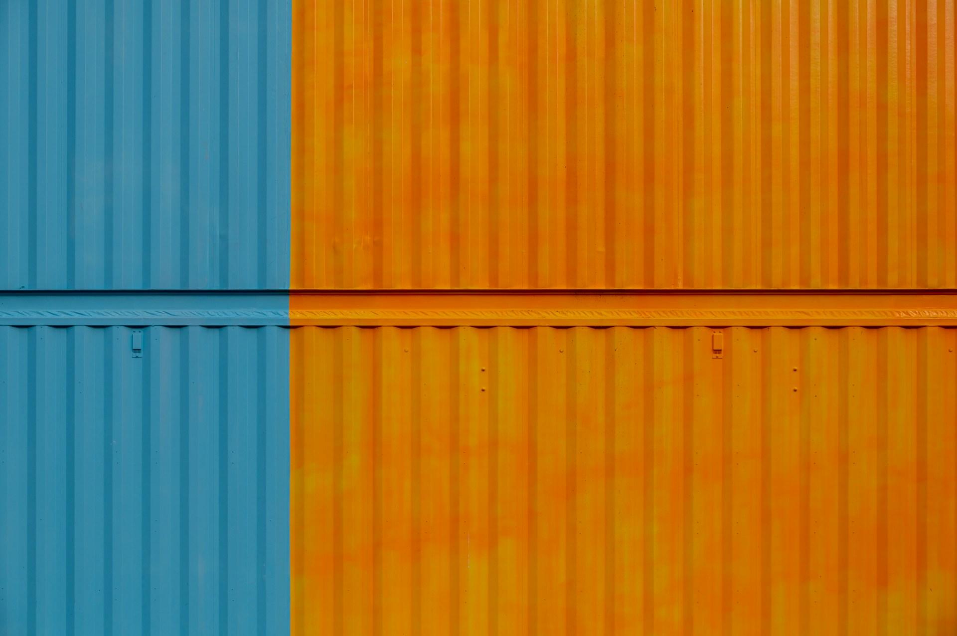 What to Expect From Shipping Container Transport in the UK