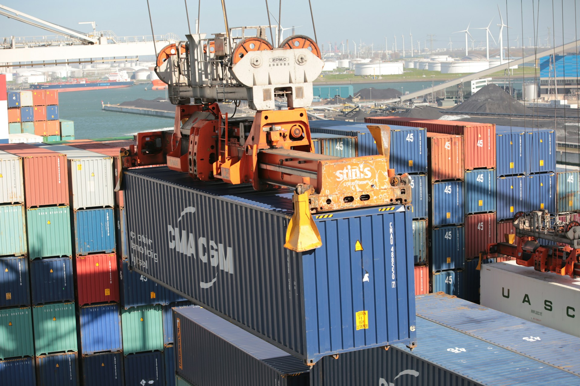What Makes Container Transport Services Different for Colleges?